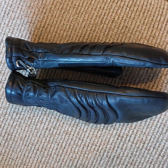 Vintage Leather Fur Lined Mittens - Picture 4 of 8